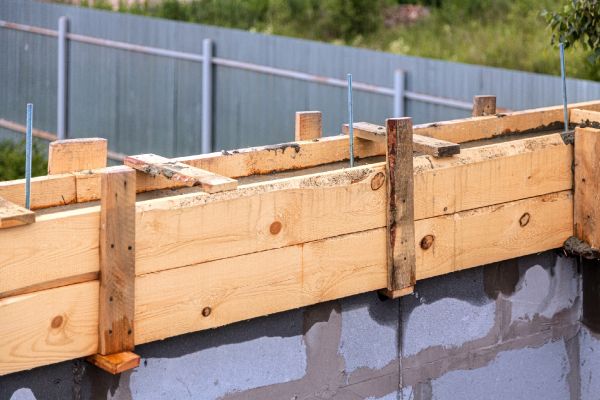 Cost of Poured Wall Construction in Shawnee