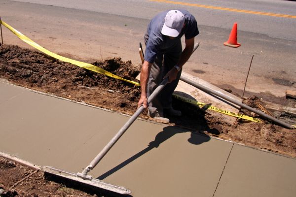 Cost of Sidewalk Pouring in Shawnee