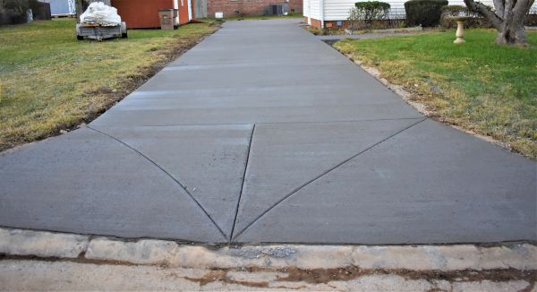 Cost of Apron Pouring in Shawnee